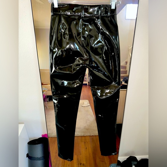 Brand: Love Labels   color: Black size: Small seen on Kylie Jenner but in pink - Picture 6 of 7